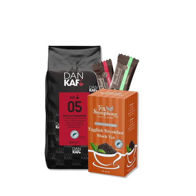 Billede af en pose DanKaf-kaffe, boks med tebreve og chokolade
